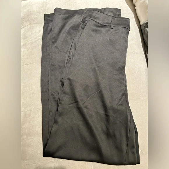 Danielle Bernstein - Picture 1 of 3